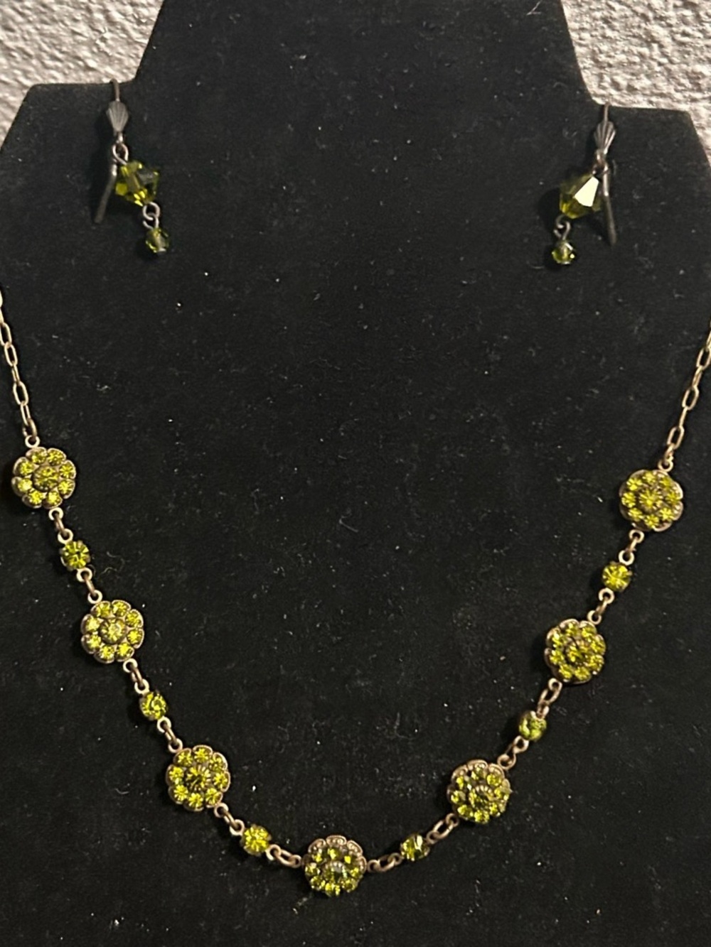 Liz Palacious Signed Emerald Green Crystal Floral Necklace &Earrings Set Vintage